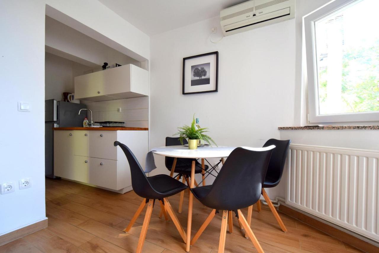 Apartments Julia Čižići エクステリア 写真
