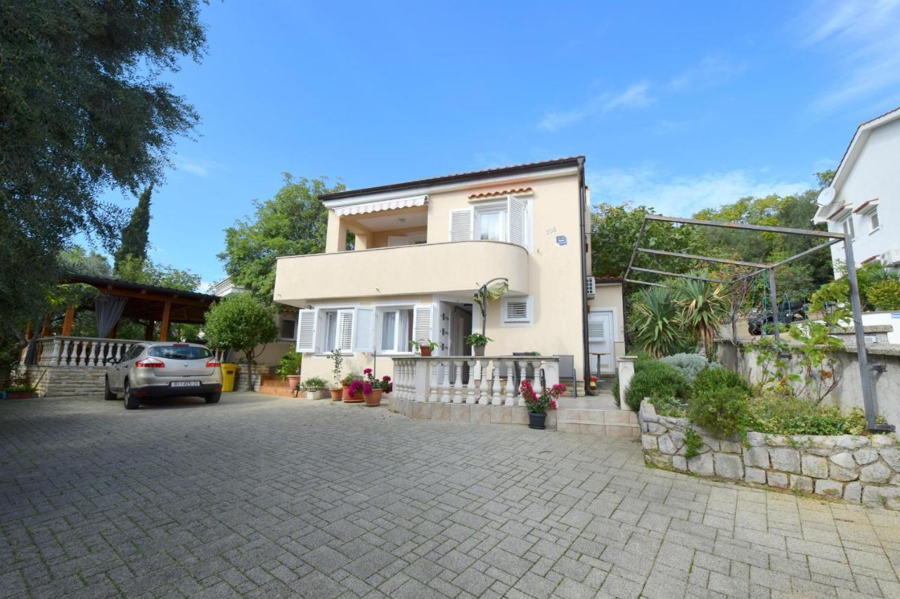 Apartments Julia Čižići エクステリア 写真