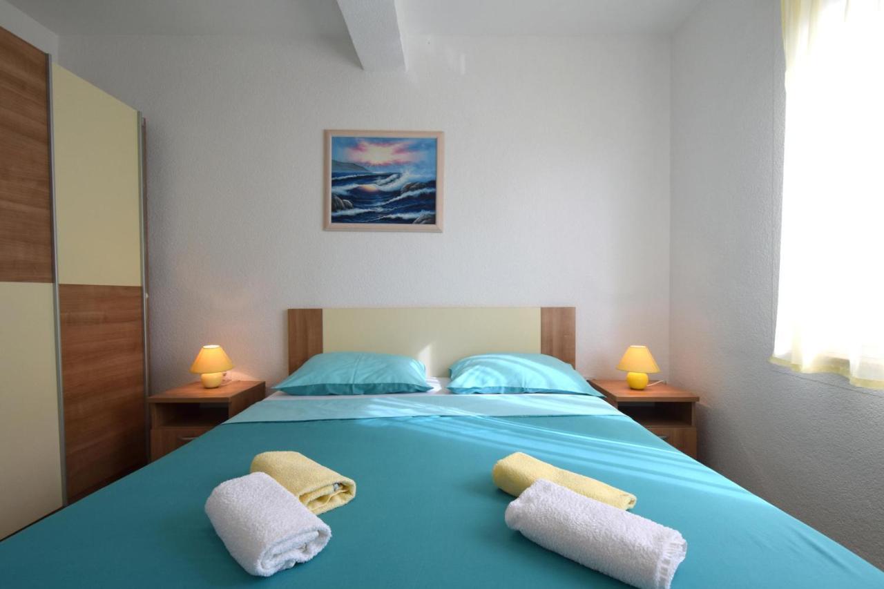 Apartments Julia Čižići エクステリア 写真