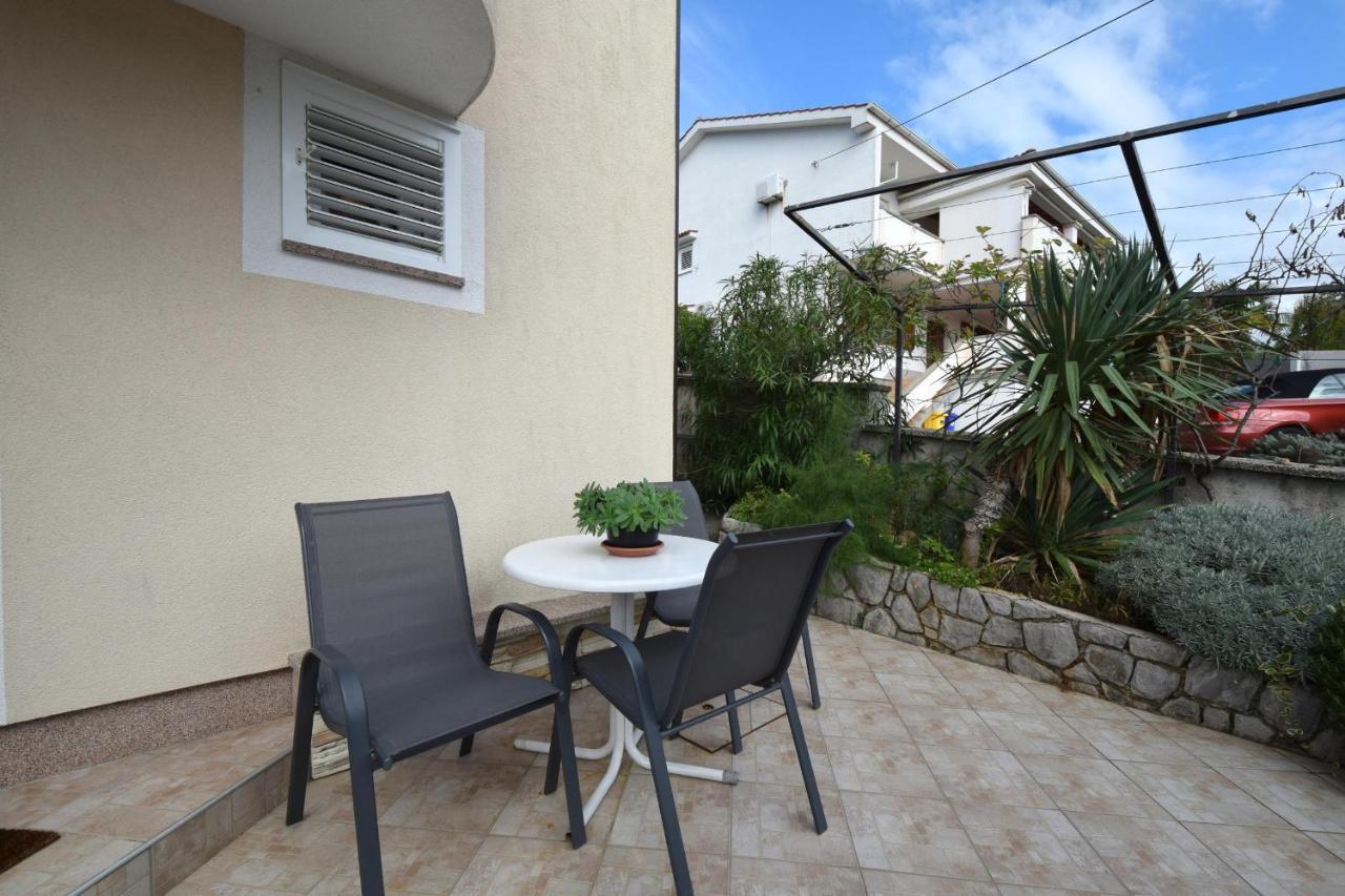 Apartments Julia Čižići エクステリア 写真