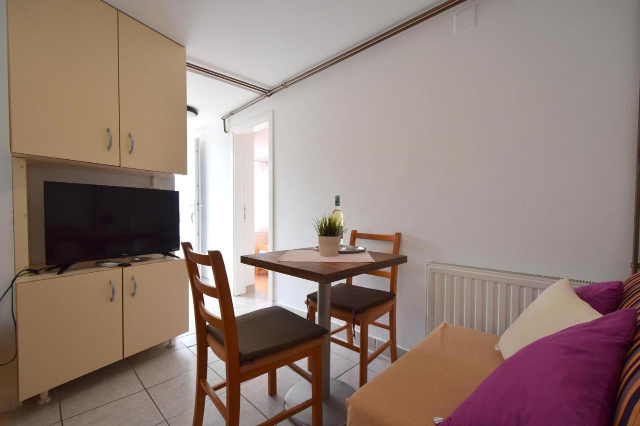 Apartments Julia Čižići エクステリア 写真