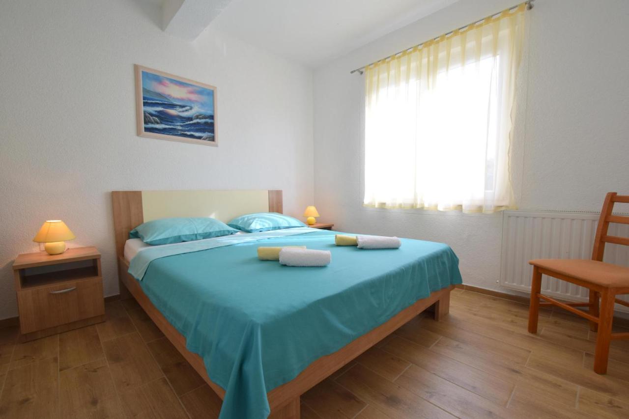 Apartments Julia Čižići エクステリア 写真